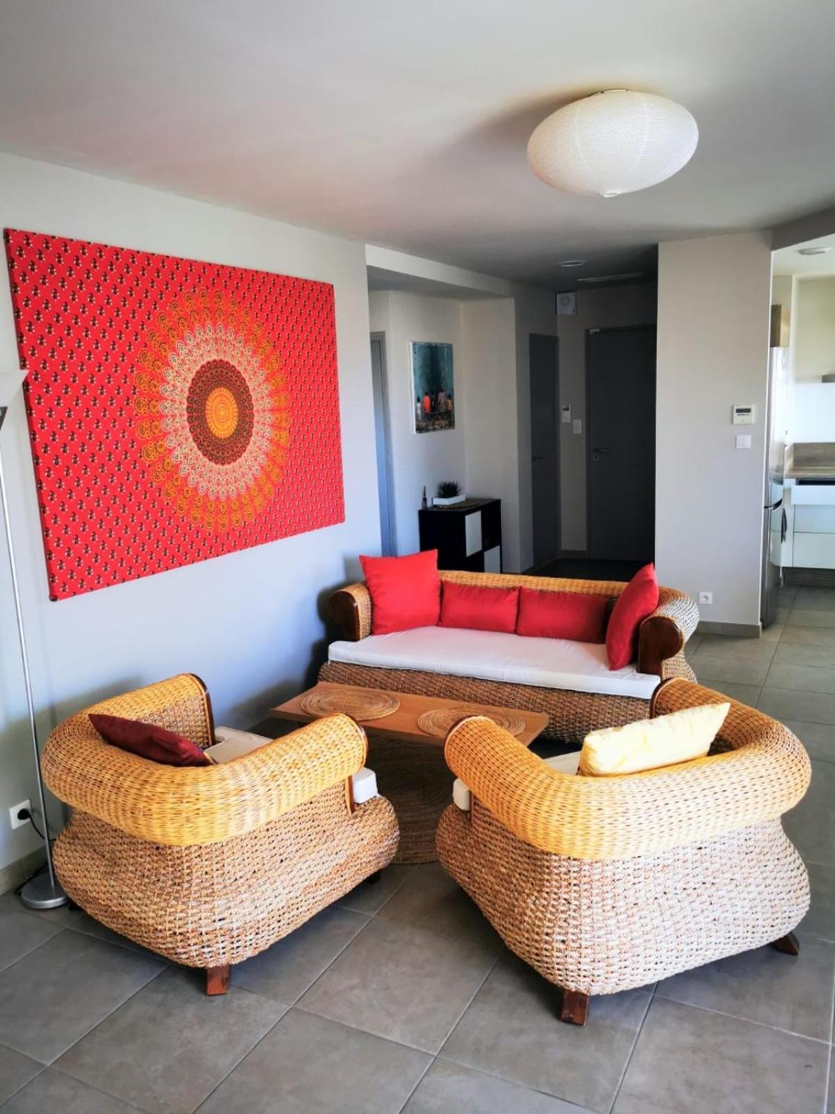 Spacious T4 With Garden - Near Apartment Six-Fours-les-Plages